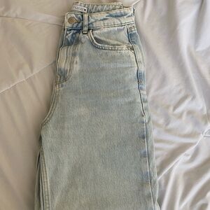 Zara Mom fit women jeans in light blue, size 0.
